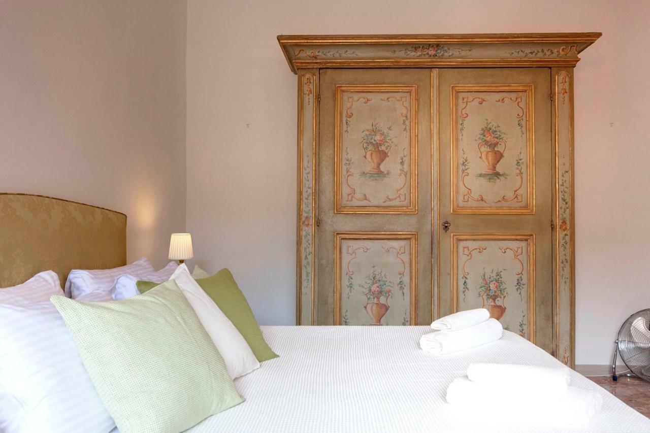 Historical Apartment Spectacular Arno View With Balcony From 12 Th Century. Флоренция Екстериор снимка