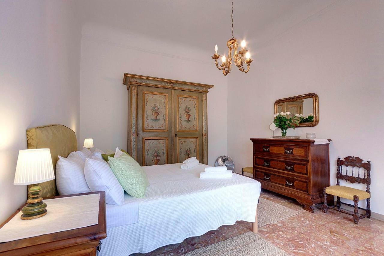 Historical Apartment Spectacular Arno View With Balcony From 12 Th Century. Флоренция Екстериор снимка