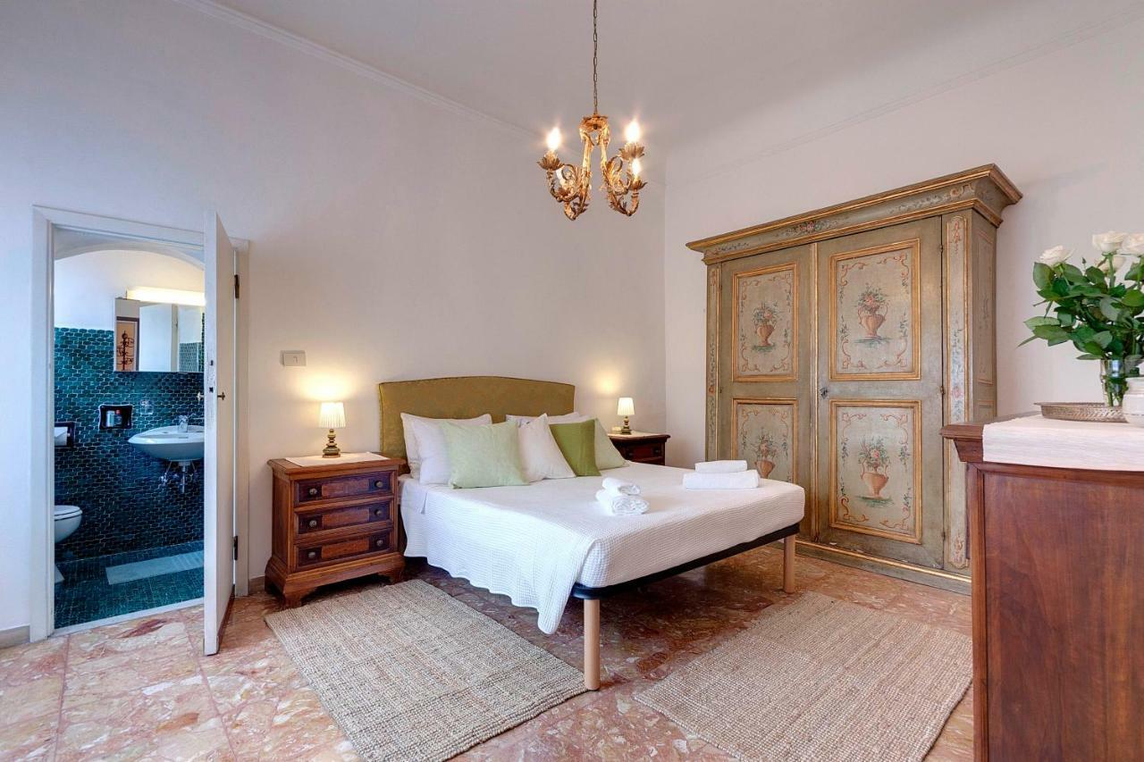 Historical Apartment Spectacular Arno View With Balcony From 12 Th Century. Флоренция Екстериор снимка