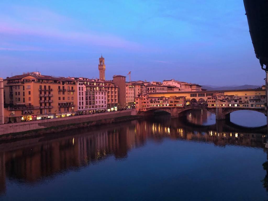 Historical Apartment Spectacular Arno View With Balcony From 12 Th Century. Флоренция Екстериор снимка